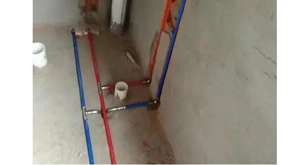 安裝薄壁不銹鋼管雙卡壓管件該注意什么？